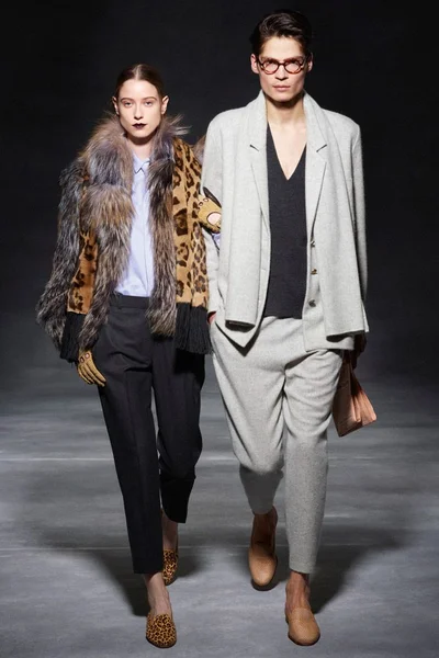 Look 11